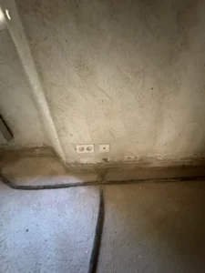 Réseaux électriques vétustes et sol dégradé avant rénovation complète, Bouches du Rhône (13)